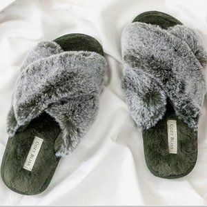 Cozy Bliss Women's Faux Fur Slippers Cross Band Open Toe Breathable Fuzzy Fluffy